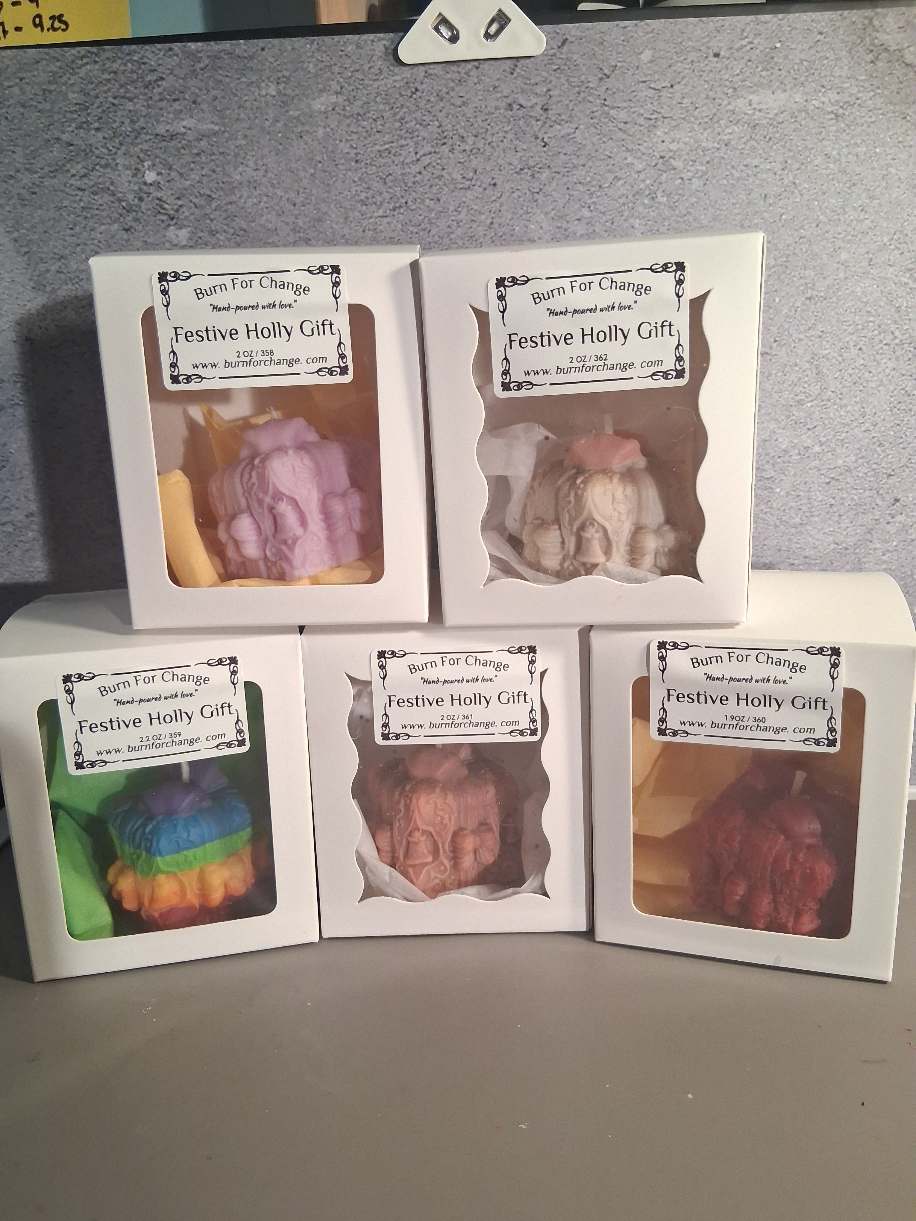 Festive Holly Gift 🎁