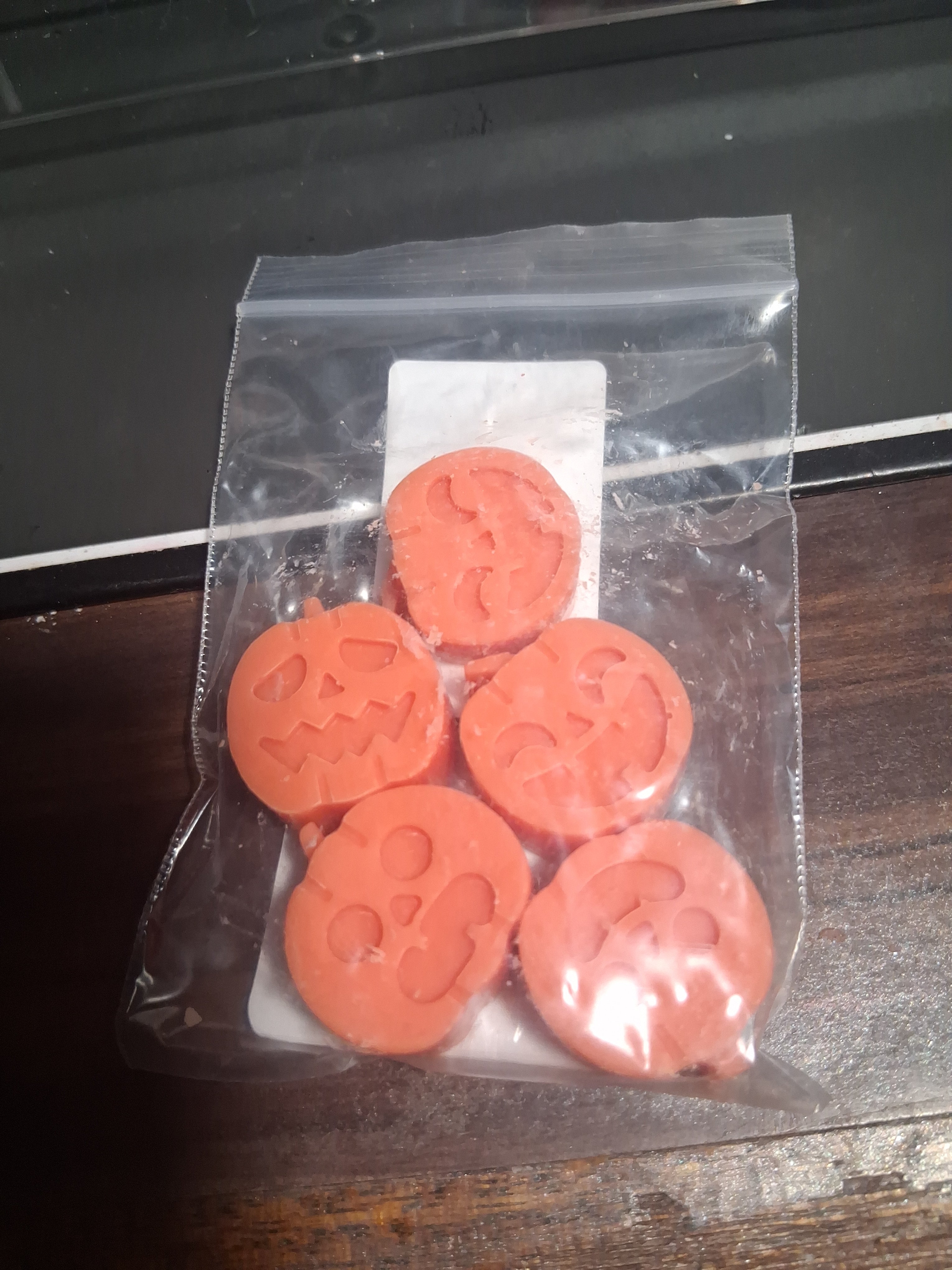 LAVA FLOW -wax melts